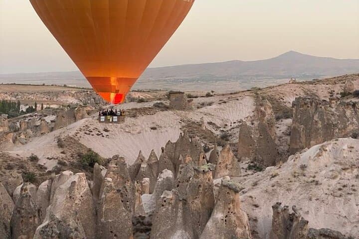 Private Hot Air Balloon Over Cat Valley: 1-Hour Flight Among Cappadocia's Fairy Chimneys photo 5