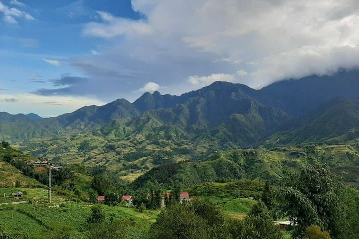Sapa Muong Hoa Valley Day Trek: Y Linh Ho, Lao Chai & Ta Van with Local Guide photo 1