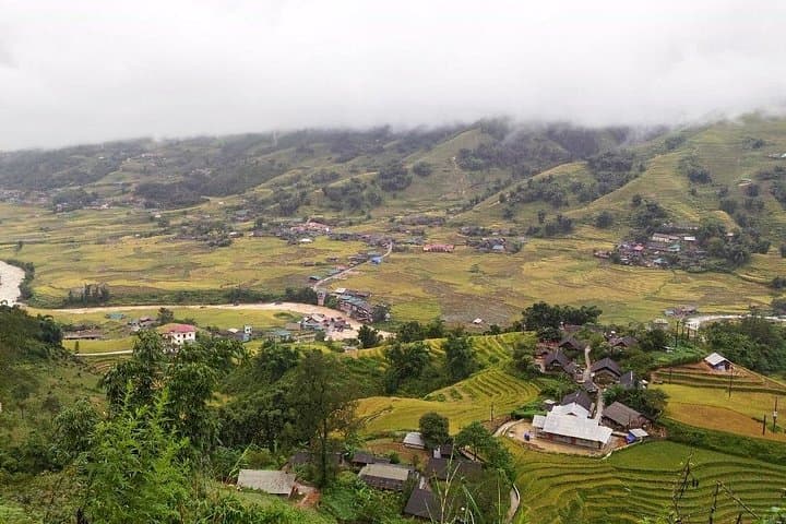 Sapa Muong Hoa Valley Day Trek: Y Linh Ho, Lao Chai & Ta Van with Local Guide photo 4