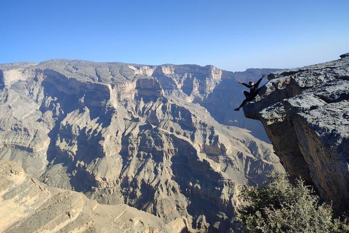 Balcony Walk at Jebel Shams: Full-Day Hike Along Oman's 'Grand Canyon' photo 2