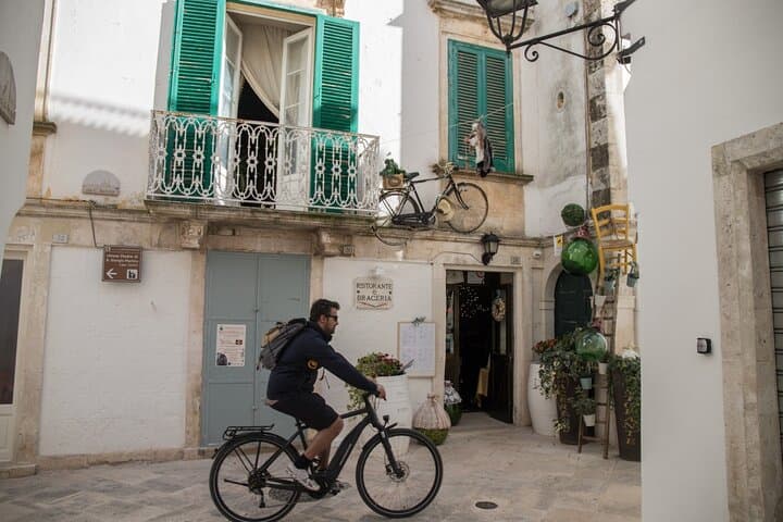 E‑Bike Ring Tour in Puglia: Locorotondo to Martina Franca Through the Itria Valley photo 1