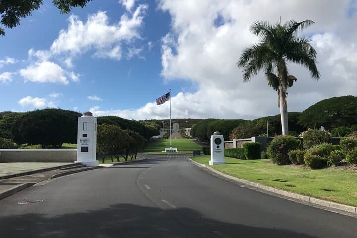 Pearl Harbor & Downtown Honolulu Small-Group Tour: USS Arizona Memorial with Skip-the-Line Tickets photo 2