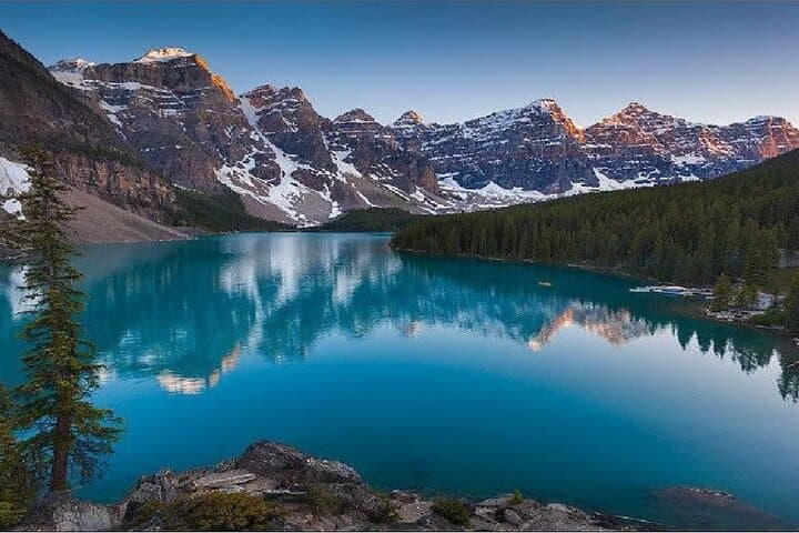 Moraine Lake & Lake Louise Shuttle from Banff/Canmore — Round-Trip Transfer