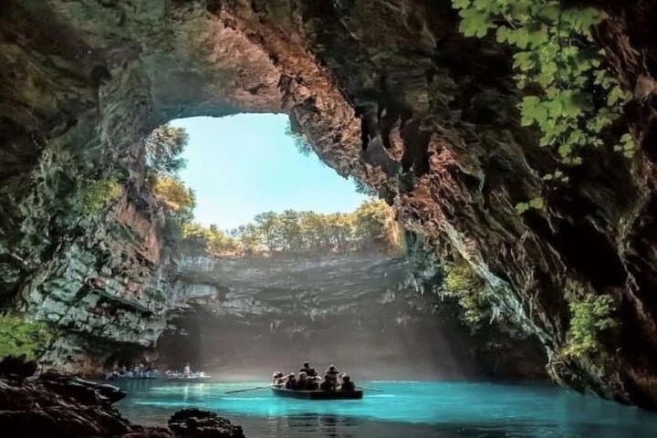 Melissani Cave & Myrtos Beach Day Trip from Argostoli photo 4