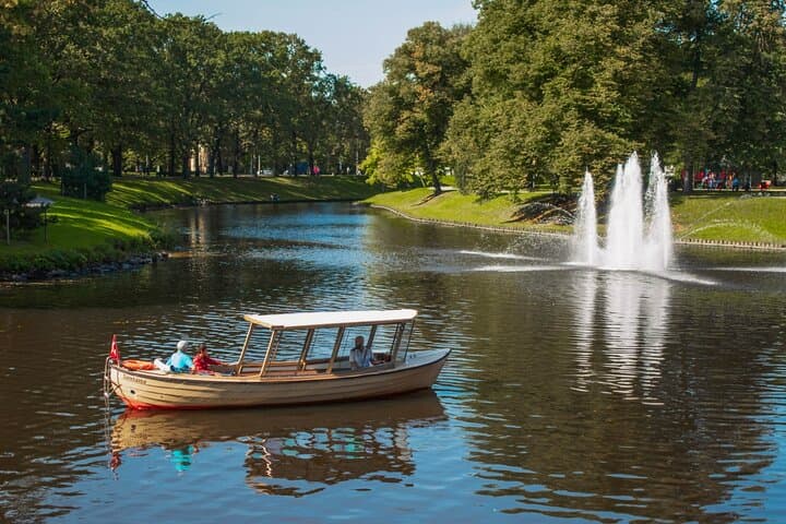 Riga Canal Boat Sightseeing: 1-Hour Daugava & City Canal Tour with Audioguide photo 2