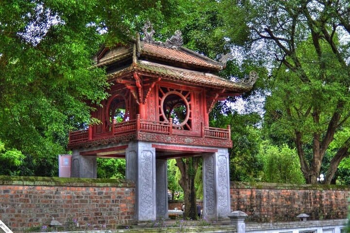 Full-Day Hanoi City Tour: Pagodas, Mausoleum & Local Flavors