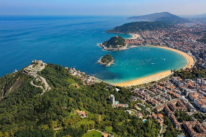 San Sebastian Private E-bike Tour: La Concha, Pintxos & Miramar