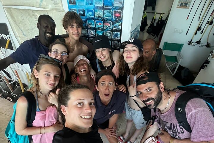 Private Beginner Scuba Discovery from a Boat in Tenerife photo 6