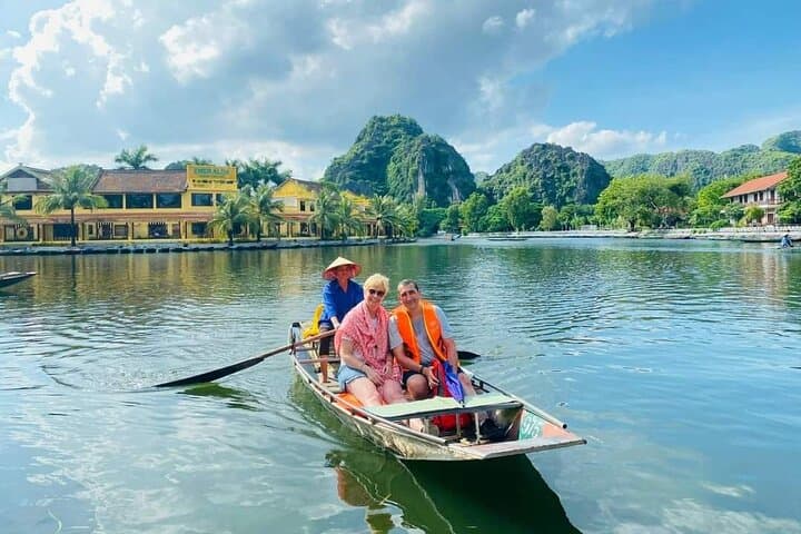 Ninh Binh Day Tour: Hoa Lu, Tam Coc Boat Trip & Mua Cave Viewpoint photo 6