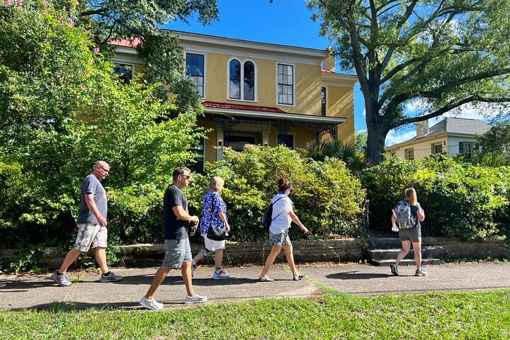 Wilmington History and Architecture Walking Tour: From Colonial Streets to Modern Film Sets photo 2