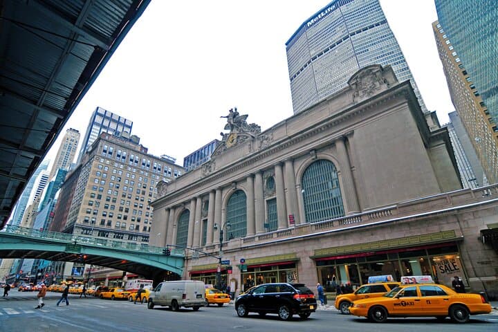 Private Elf Movie Sites Tour in NYC: Holiday Film Locations & Behind-the-Scenes Walk photo 3