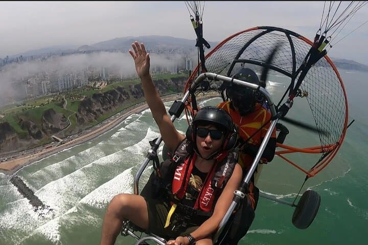 Paratrike Flight Over Bahia de Lima: 12-Minute Private Paragliding in Lima photo 3
