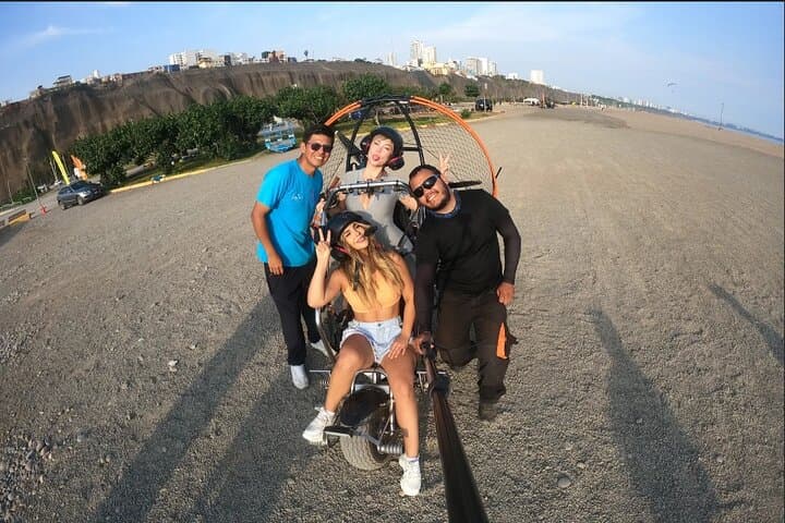 Paratrike Flight Over Bahia de Lima: 12-Minute Private Paragliding in Lima photo 4