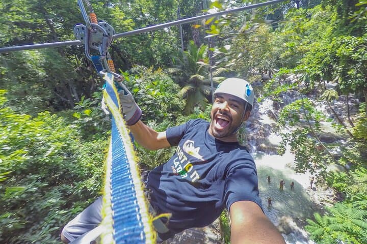 Thrill-Seeker’s Guide to Dunn’s River Climb and Zipline Adventure in Ocho Rios photo 2