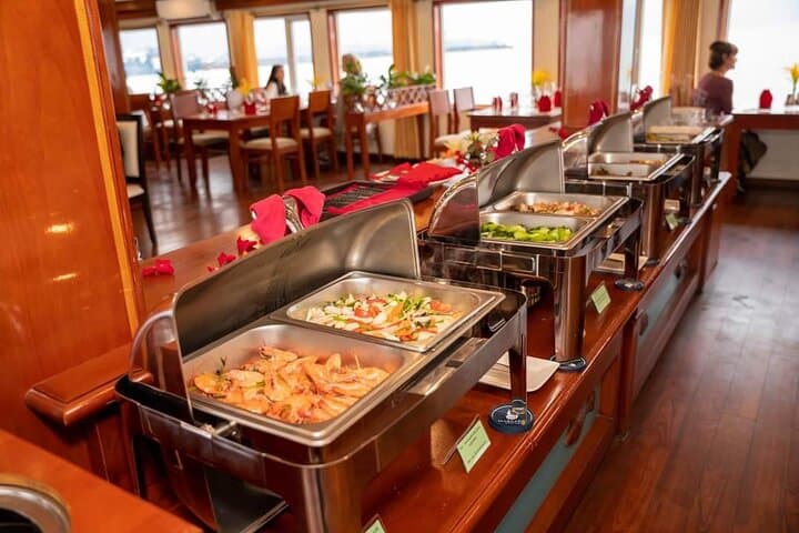 Overnight Dragon Crown Cruise: 2D1N Halong Bay adventure with kayak, Ti Top & Sung Sot photo 3