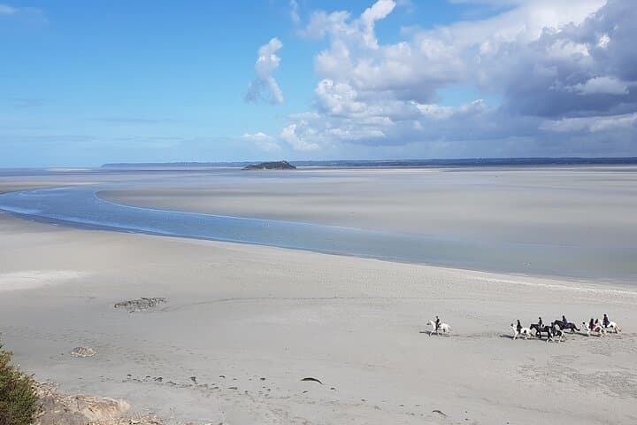 Discover History: Mont-Saint-Michel & D-Day Beaches Tour photo 6