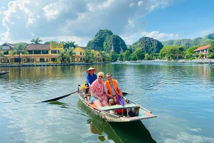 Ninh Binh Day Trip: Hoa Lu, Tam Coc Boat Ride & Mua Cave Viewpoint photo 6