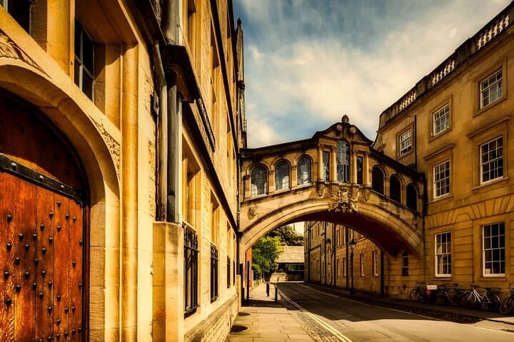 Oxford Private Guided 3-Hour Walking Tour — Radcliffe Camera to Christ Church photo 3