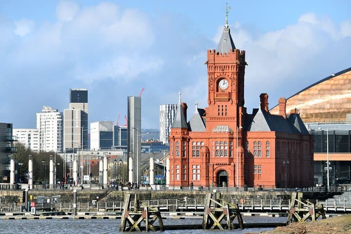 Private Cardiff Walking Tour with a Local Guide — Custom City Highlights
