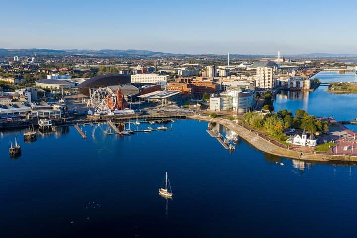 Private Cardiff Walking Tour with a Local Guide — Custom City Highlights photo 4