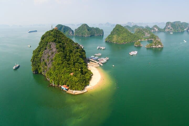 Luxury Halong Bay Day Cruise: Sung Sot Cave, Titov Island & Luon Lagoon photo 4