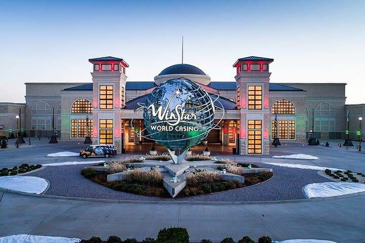 Dallas to WinStar Casino Luxury Limousine Experience photo 3