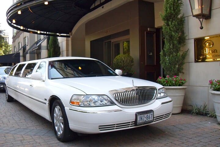 Southfork Ranch Private Limousine Tour from Dallas — Ride in a Luxury Limousine to the Ewing Estate photo 2