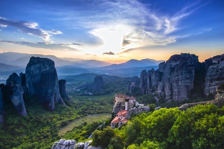 Private 2-Day Meteora Tour: Cliffhanger Monasteries & Kalambaka