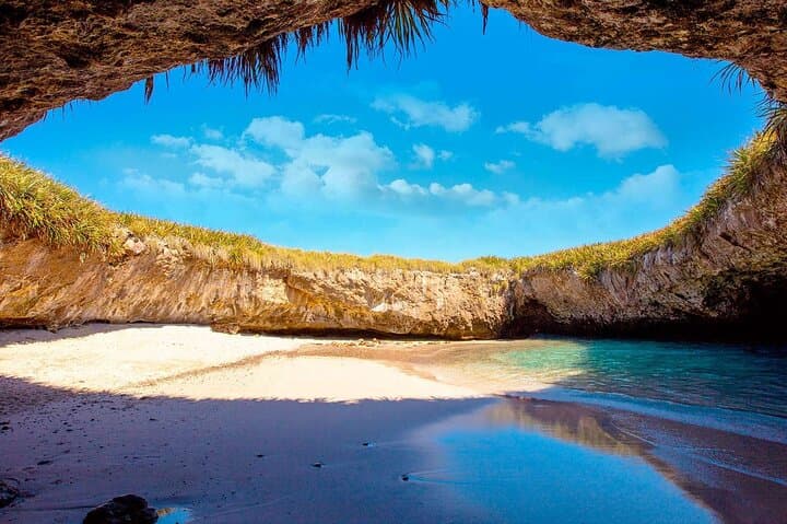 Playa del Amor Private Tour: Hidden Beach & Snorkel from Punta de Mita