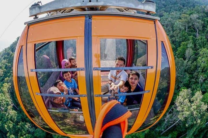 Langkawi Sky & Splash: Cable Car, SkyBridge & Seven Wells Waterfall Tour
