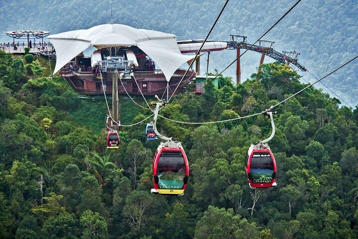 Langkawi Sky & Splash: Cable Car, SkyBridge & Seven Wells Waterfall Tour photo 2