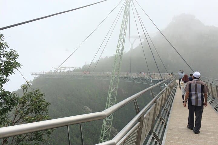 Langkawi Sky & Splash: Cable Car, SkyBridge & Seven Wells Waterfall Tour photo 3