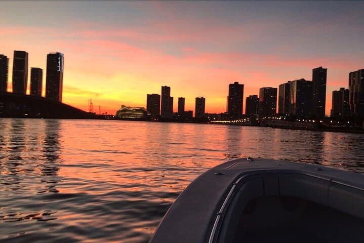 Private 40ft Yacht Charter in Miami: Biscayne Bay Sandbar & Celebrity Homes Cruise photo 1