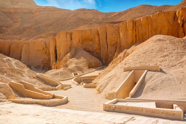 Full-Day Luxor: East & West Bank Tour to Valley of the Kings, Karnak & Luxor Temple photo 4
