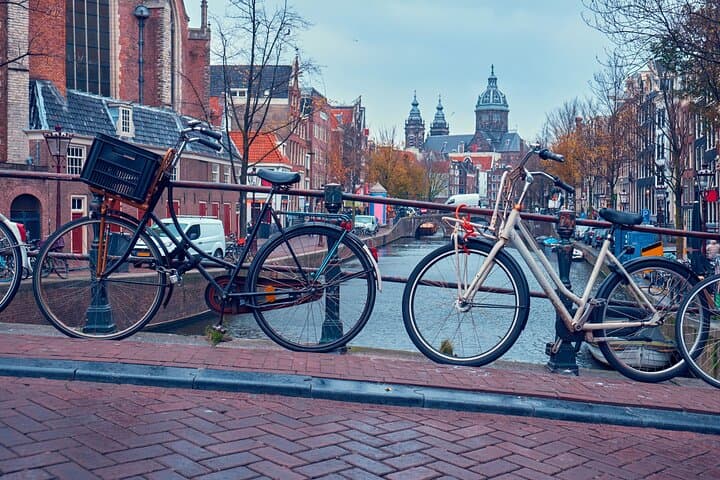 Amsterdam 3-Hour Private Bike Tour: Highlights and Hidden Gems photo 4