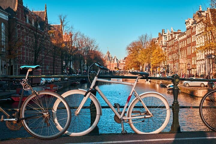 Amsterdam 3-Hour Private Bike Tour: Highlights and Hidden Gems photo 5