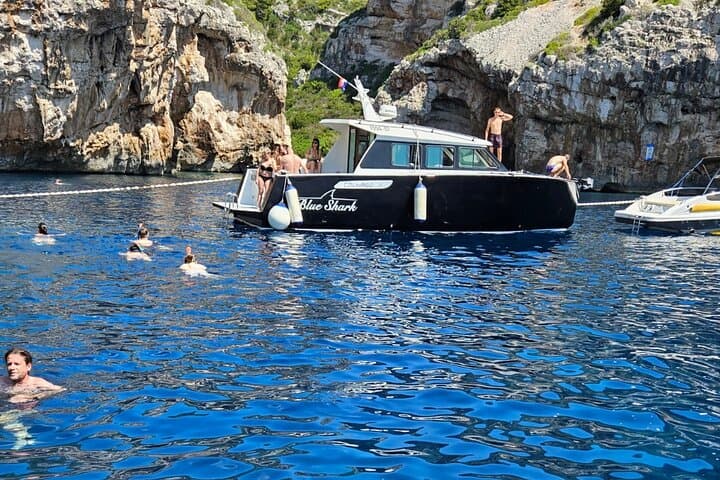 Blue Cave & Hvar: 5-Island Speedboat Tour from Split photo 4