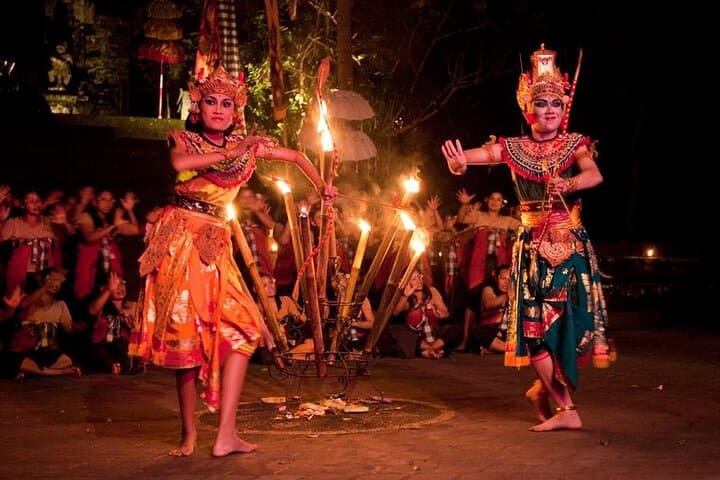 Uluwatu Temple & Kecak Fire Dance: Melasti Beach Sunset Cultural Tour