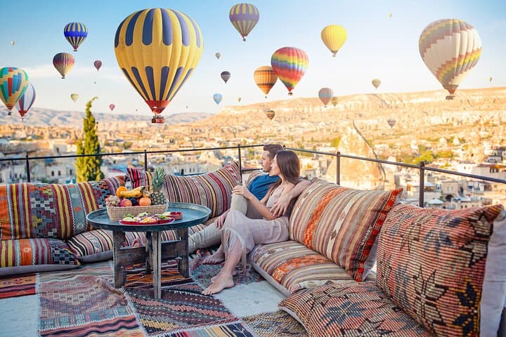 Sunrise Hot Air Balloon Flights in Göreme Valleys: Cappadocia Flight Guide photo 3