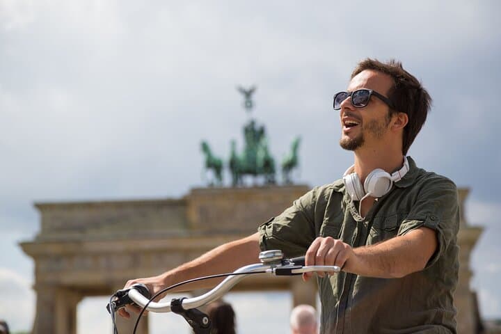 Berlin Highlights Private Bike Tour: Top Sights in 3 Hours photo 2