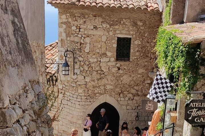 Èze Medieval Village Tour with Certified Guide & Skip-the-Line Exotic Garden photo 3