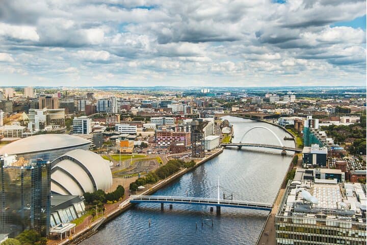 Glasgow Scavenger Hunt: Self-Guided Walking Tour of City Highlights