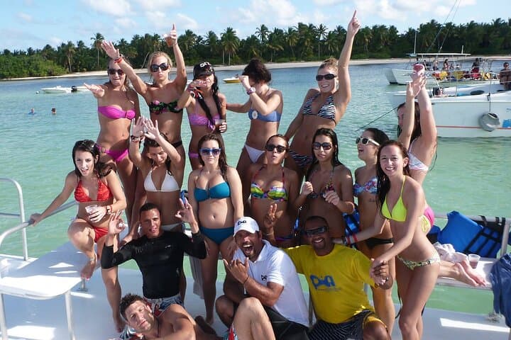 Punta Cana Catamaran Adventure — Hookah Diving, Snorkeling & Natural Pool Party photo 4