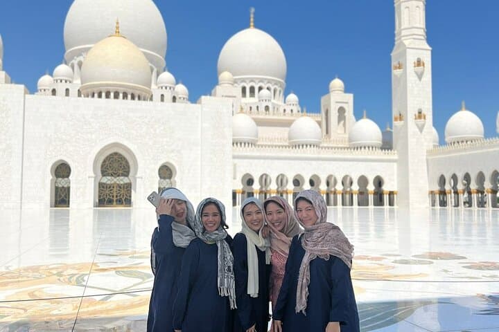 Half-Day Private Tour: Dubai to Sheikh Zayed Grand Mosque — Abu Dhabi Cultural Day Trip photo 2