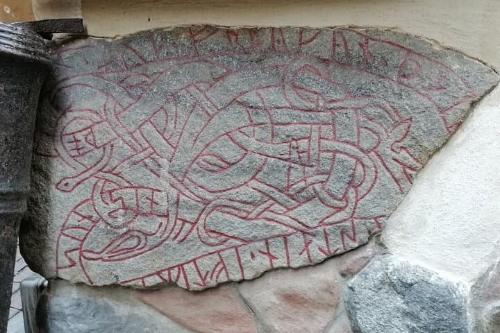 Stroll Gamla Stan: Viking Stories, Royal Sights & Mead in Stockholm's Old Town photo 2