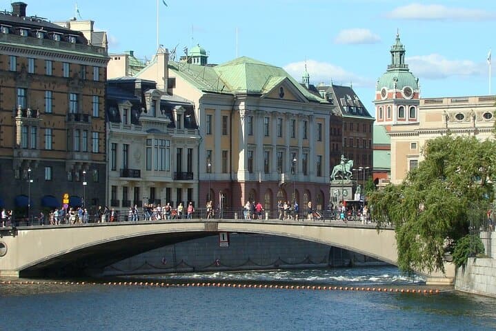 Stroll Gamla Stan: Viking Stories, Royal Sights & Mead in Stockholm's Old Town photo 3