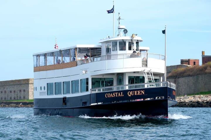 Narragansett Bay Scenic Cruise from Newport