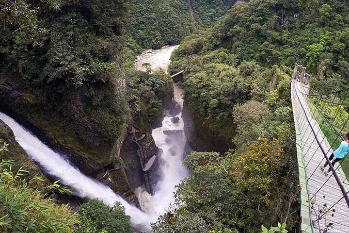Baños Full Day: Pailón del Diablo & Casa del Árbol Waterfall Adventure photo 4