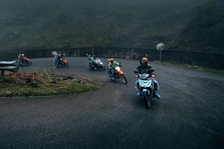 Ha Giang 3-Day Motorbike Loop: Dong Van, Ma Pi Leng & Du Gia photo 3
