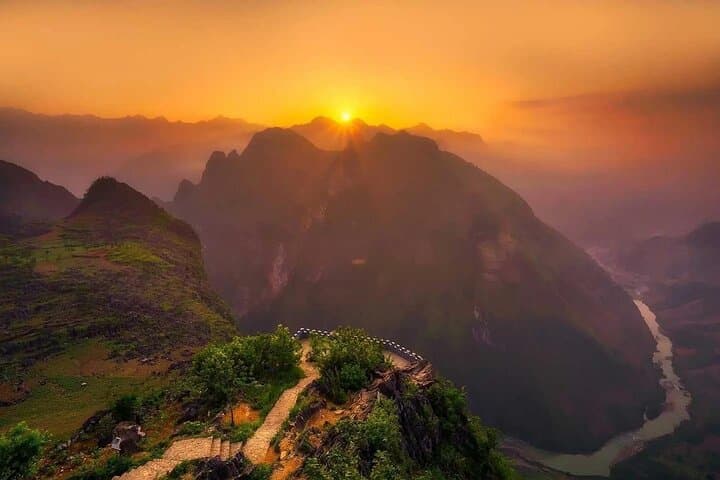 Ha Giang 3-Day Motorbike Loop: Dong Van, Ma Pi Leng & Du Gia photo 6